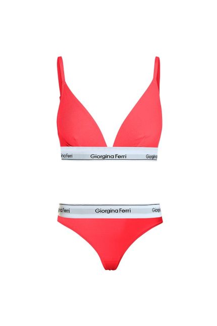 Lezbiyenlar külot va taytlarda bir-birlarini erkalaydilar va silaydilar Lezbiyenlar külot va taytlarda bir-birlarini erkalaydilar va silaydilar